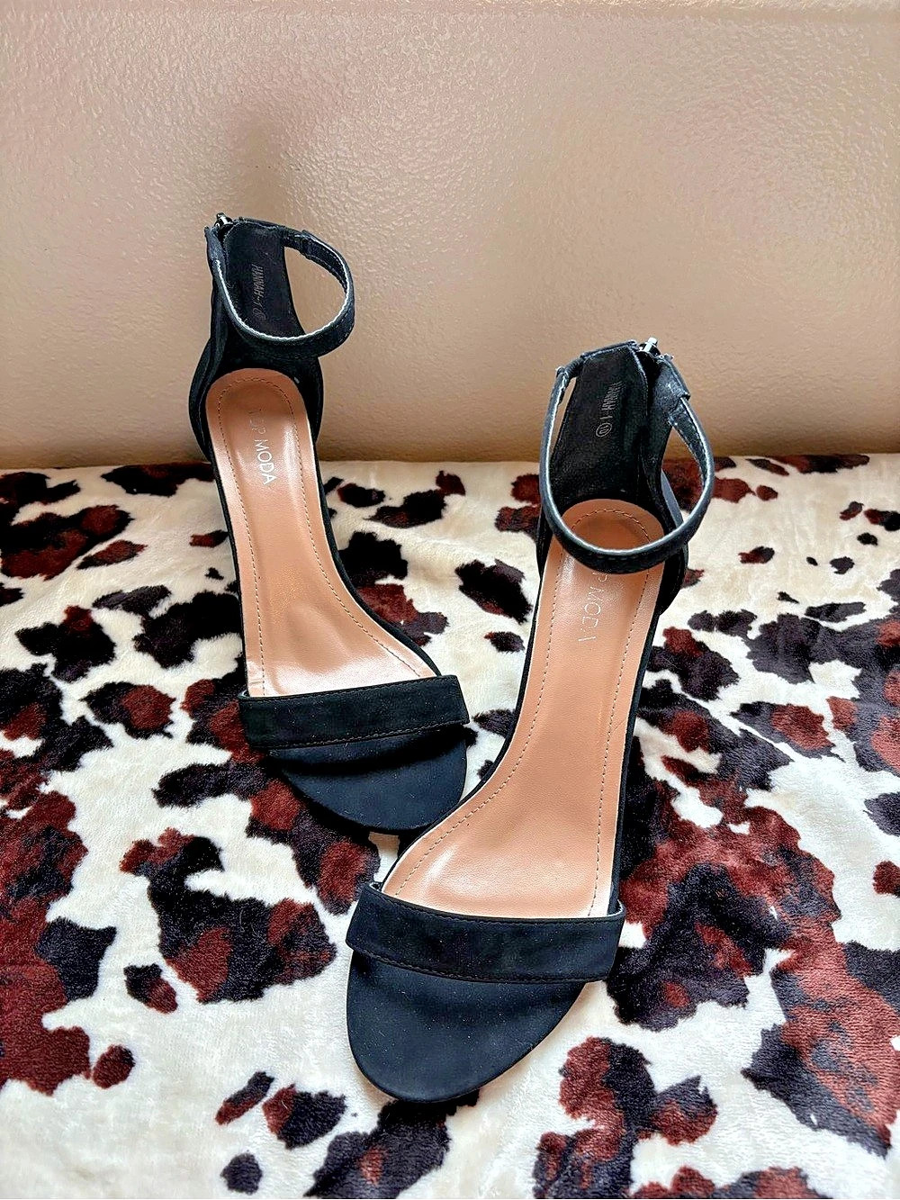 Top Moda Black Ankle Strap Block Heel Sandals-Size 10
